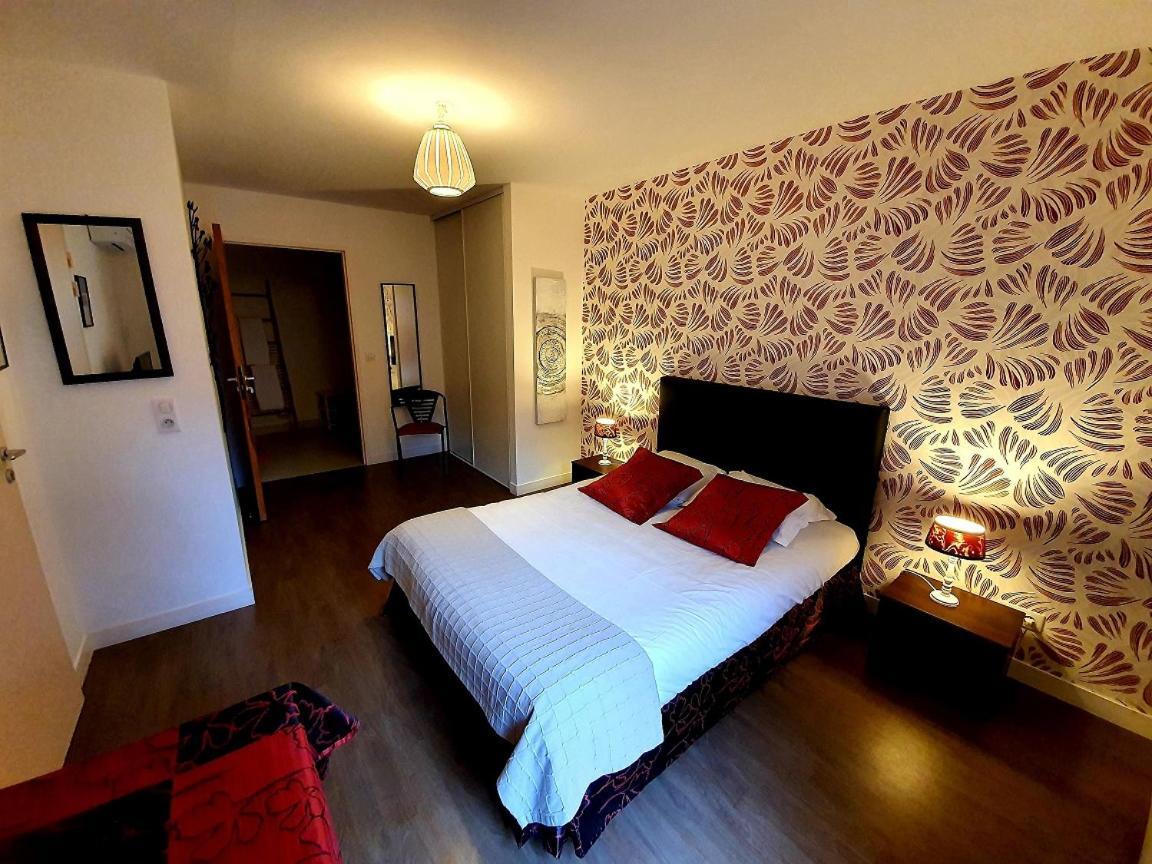 Bed and Breakfast Les Cinq Pierres Frazé Exterior foto